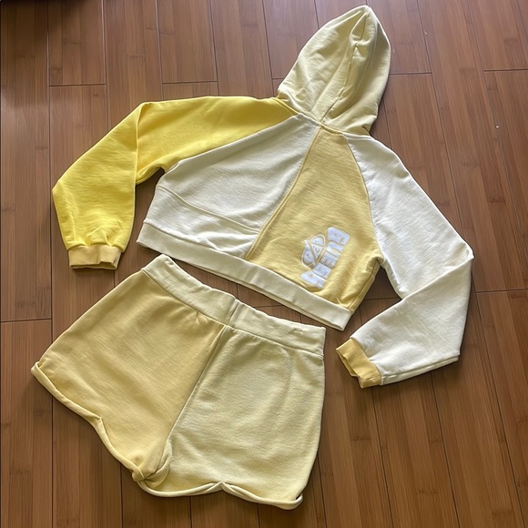Guess Pants - GUESS Butter Yellow cropped pullover with hood and matching shorts cotton set